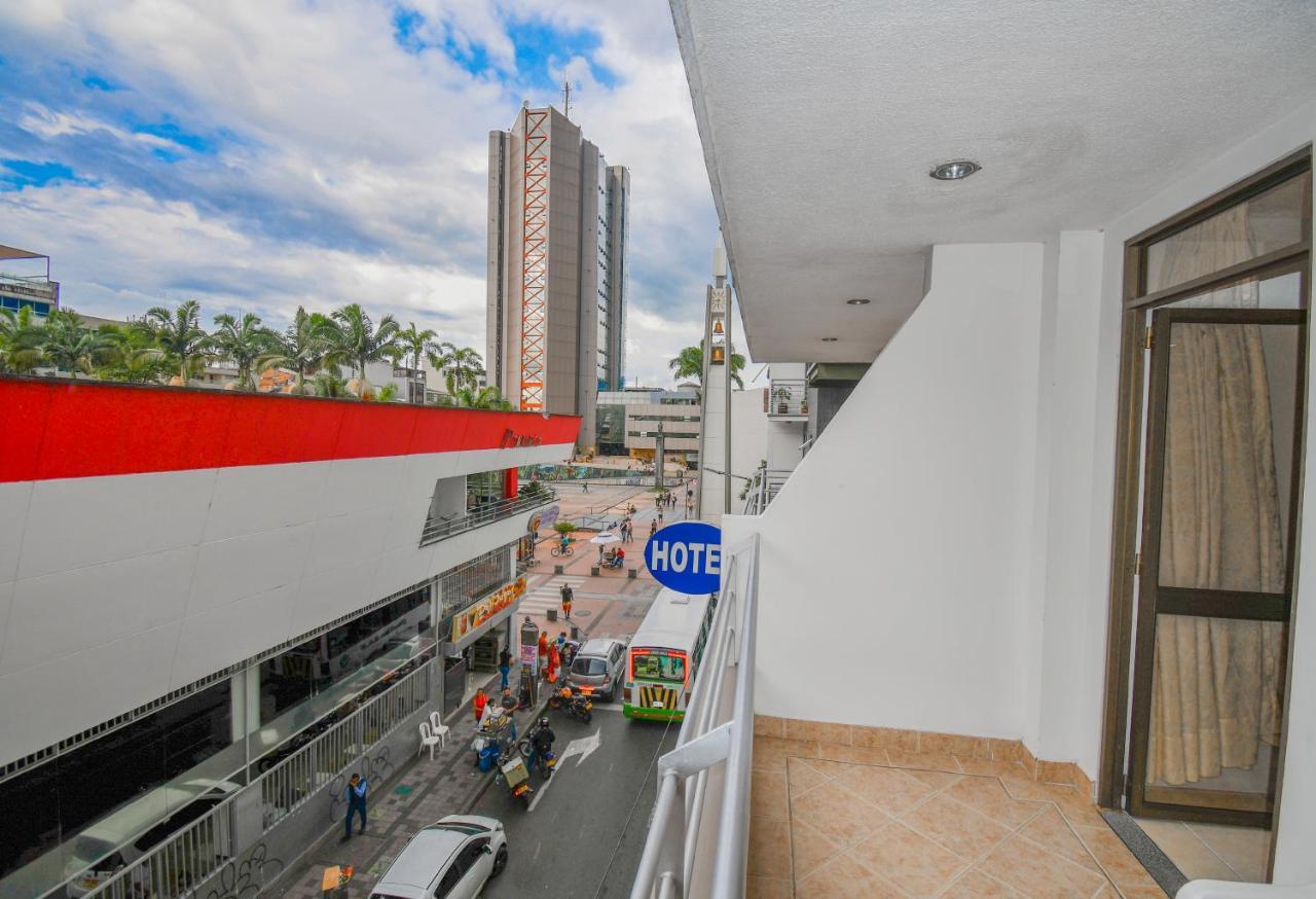 Hotel Toledo Plaza Армения Екстериор снимка