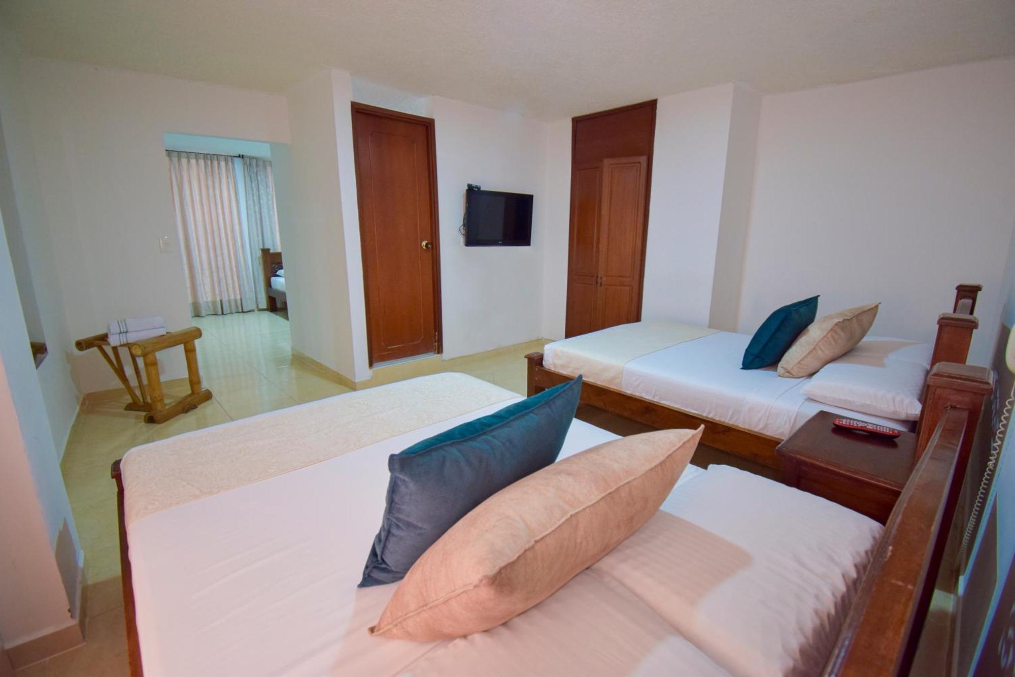 Hotel Toledo Plaza Армения Екстериор снимка