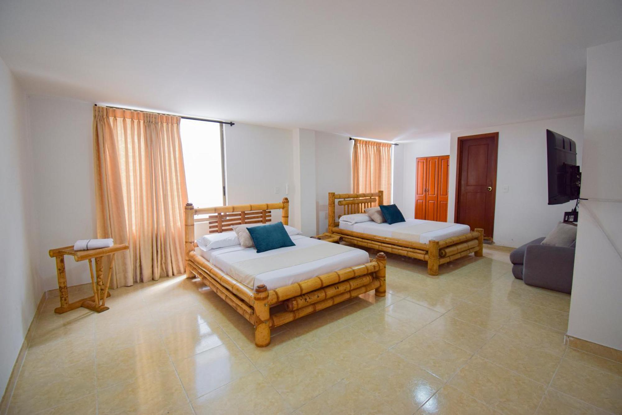 Hotel Toledo Plaza Армения Екстериор снимка