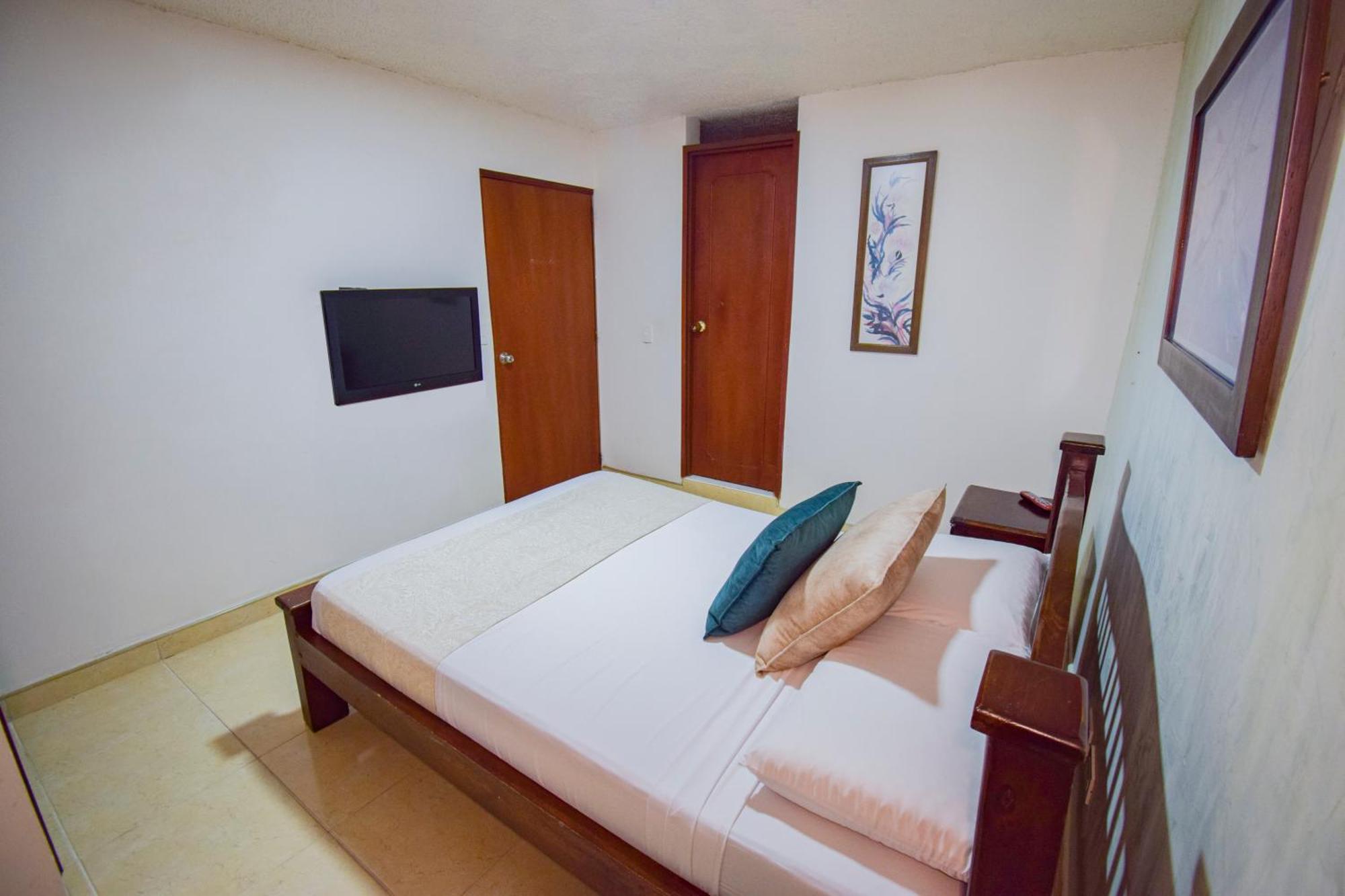Hotel Toledo Plaza Армения Екстериор снимка