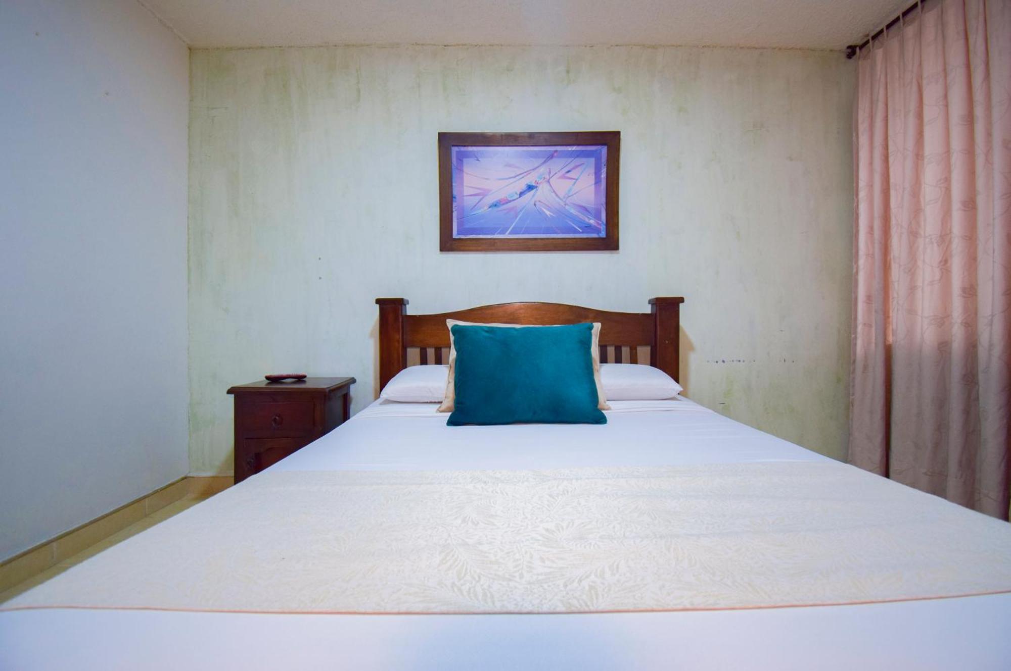 Hotel Toledo Plaza Армения Екстериор снимка