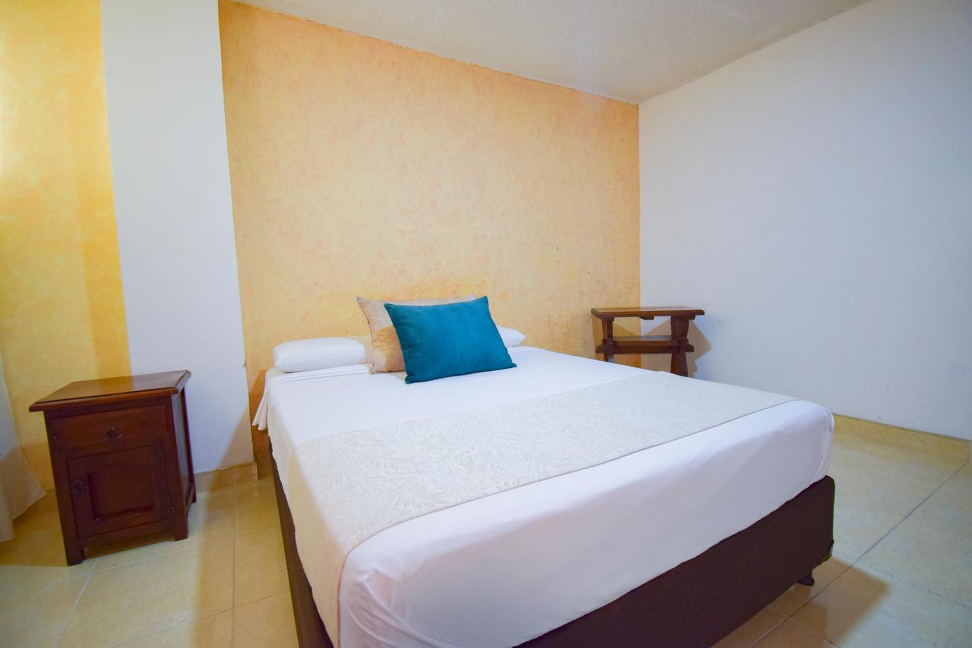 Hotel Toledo Plaza Армения Екстериор снимка
