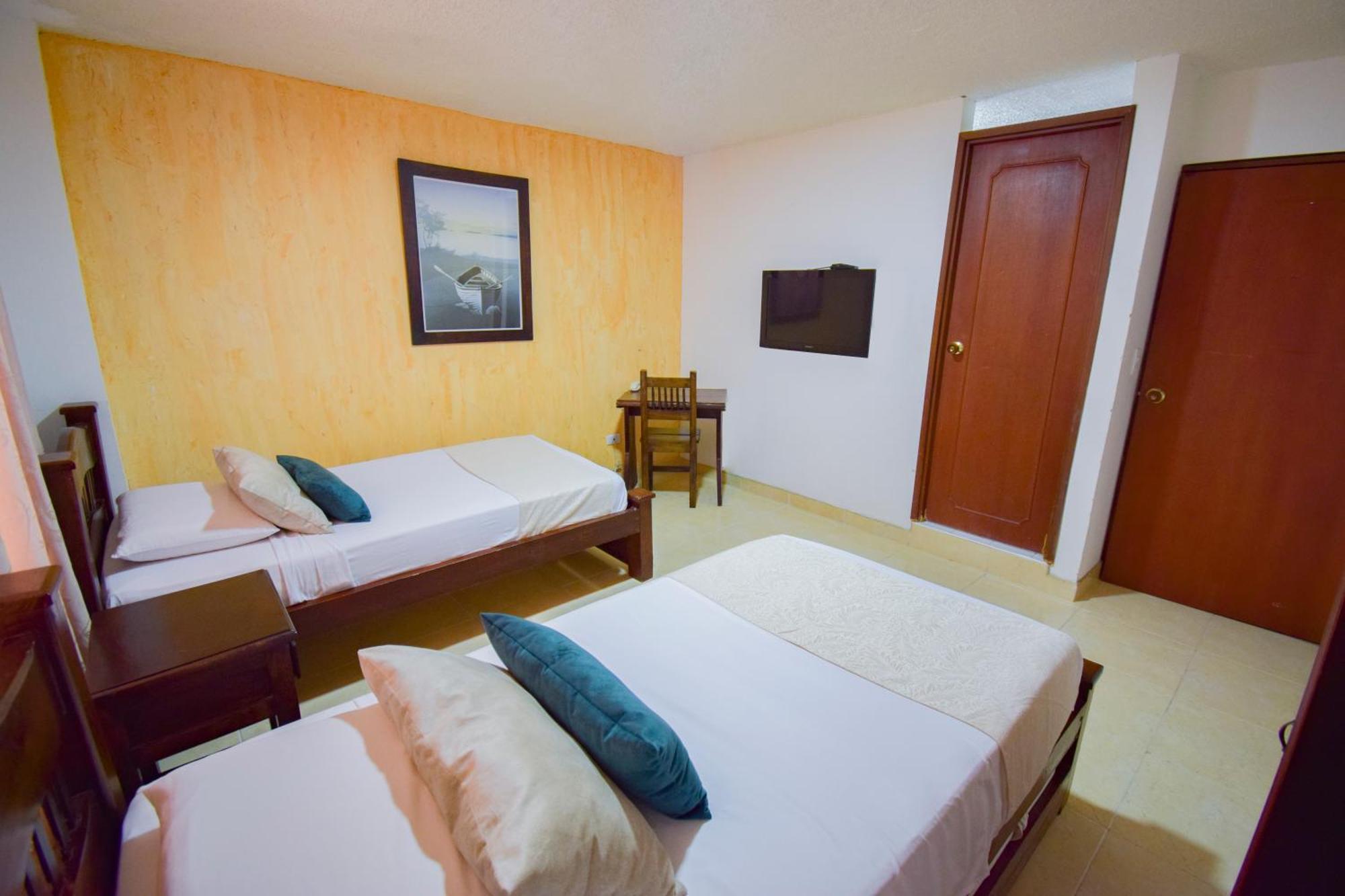 Hotel Toledo Plaza Армения Екстериор снимка