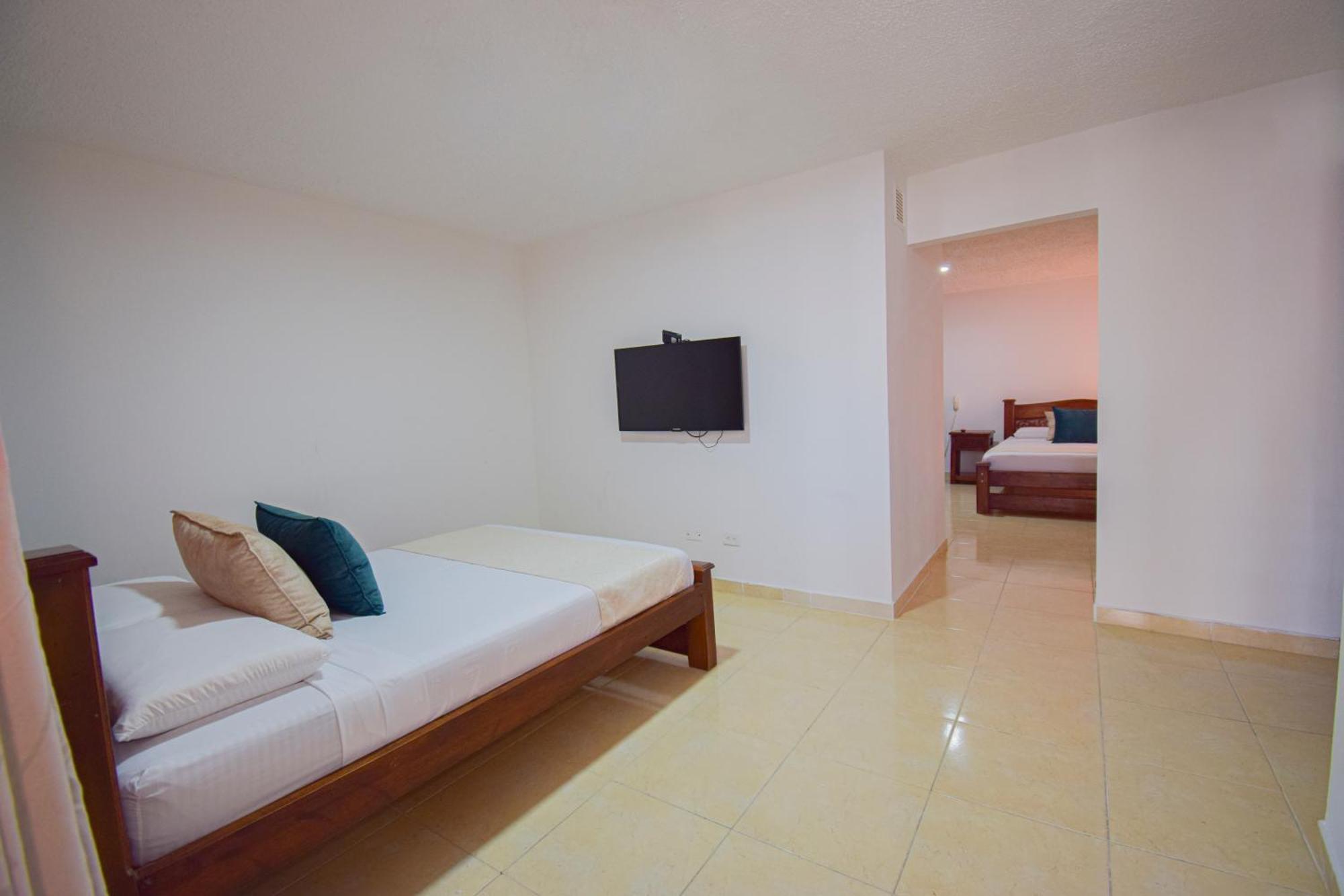 Hotel Toledo Plaza Армения Екстериор снимка