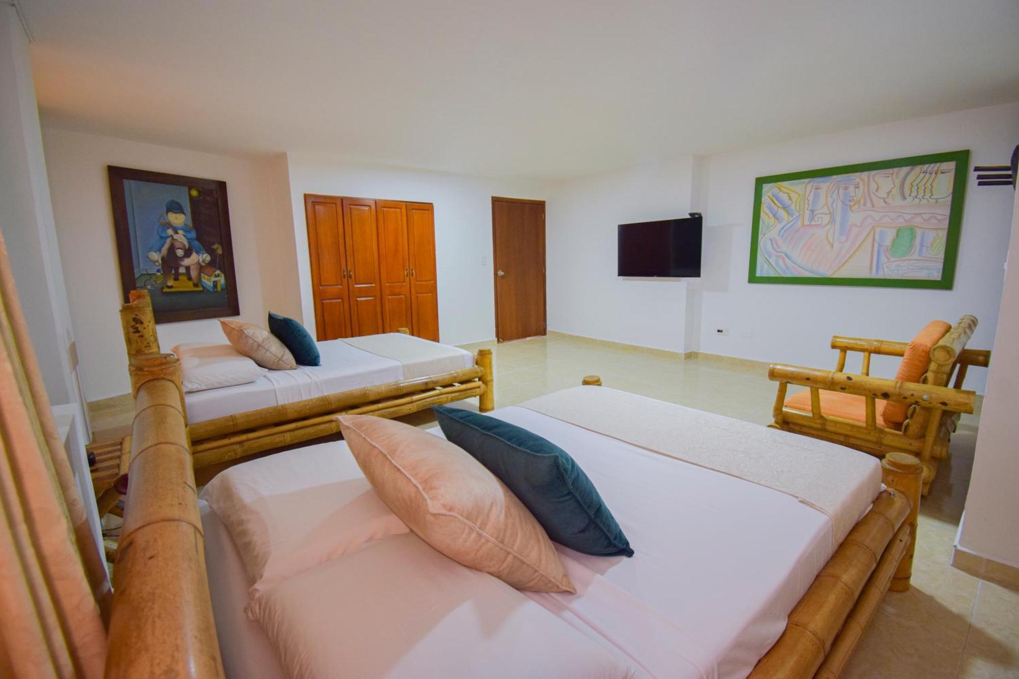 Hotel Toledo Plaza Армения Екстериор снимка