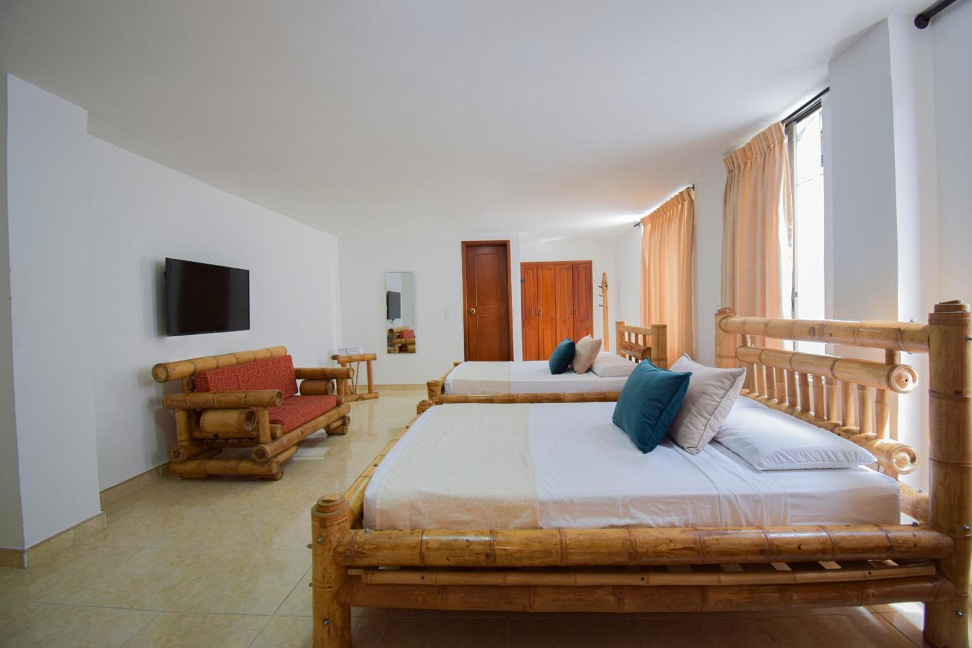 Hotel Toledo Plaza Армения Екстериор снимка