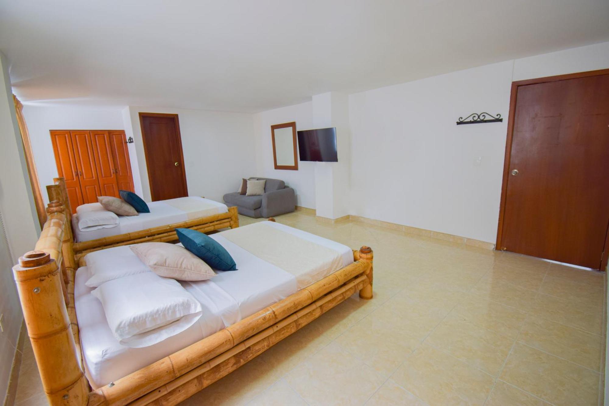 Hotel Toledo Plaza Армения Екстериор снимка