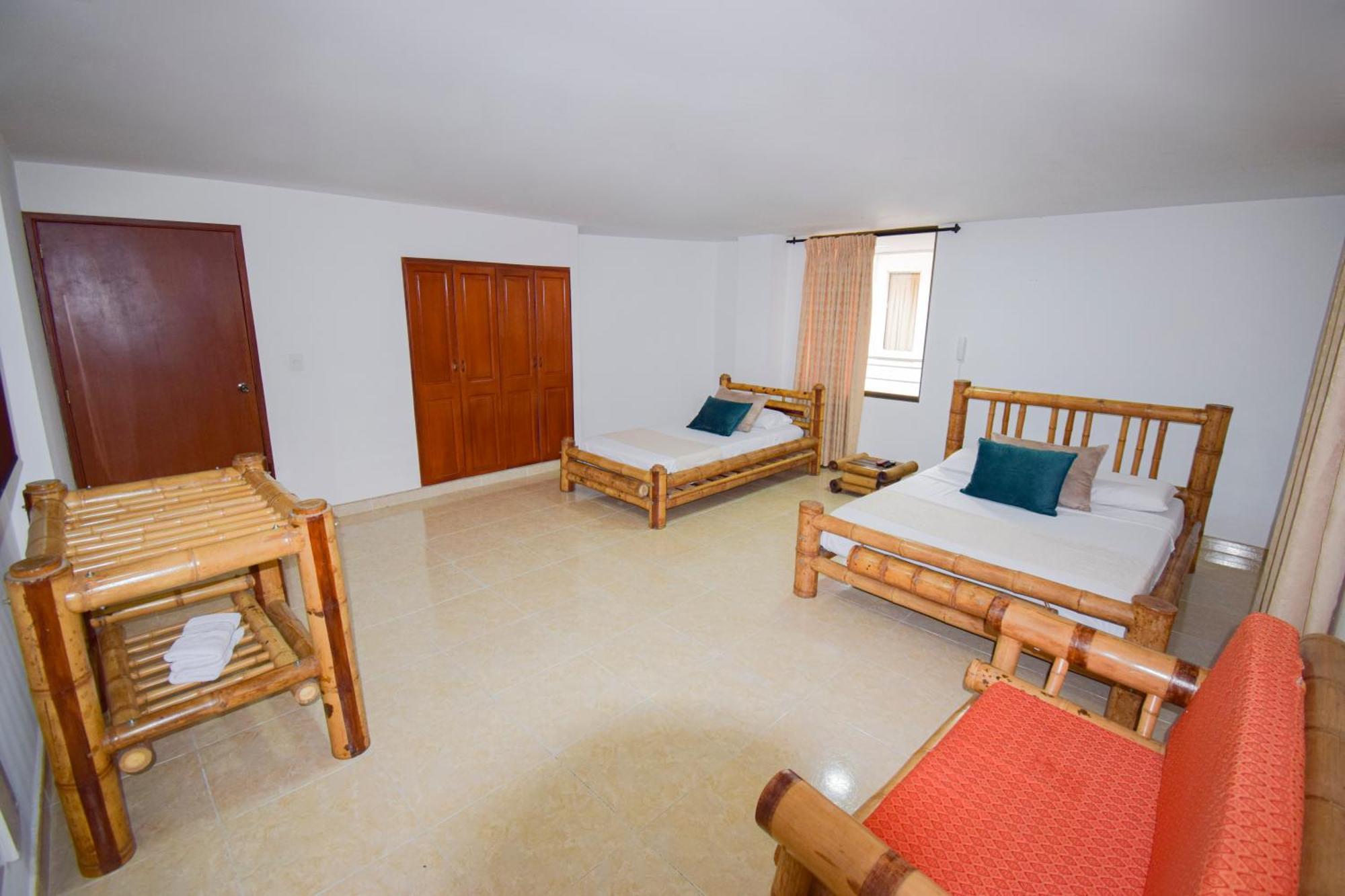 Hotel Toledo Plaza Армения Екстериор снимка